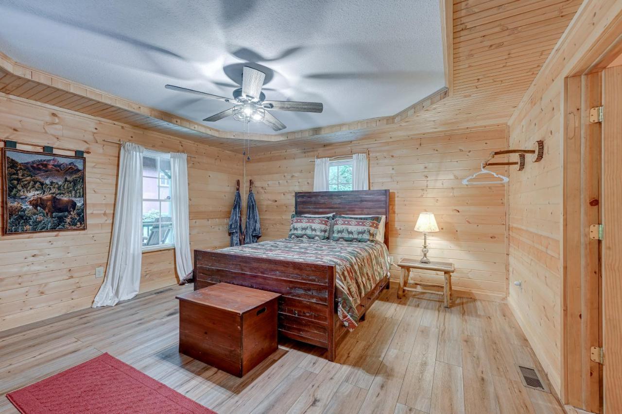 Whittier Smoky Mountain Cabin With Camping Area And Fire Pit! מראה חיצוני תמונה