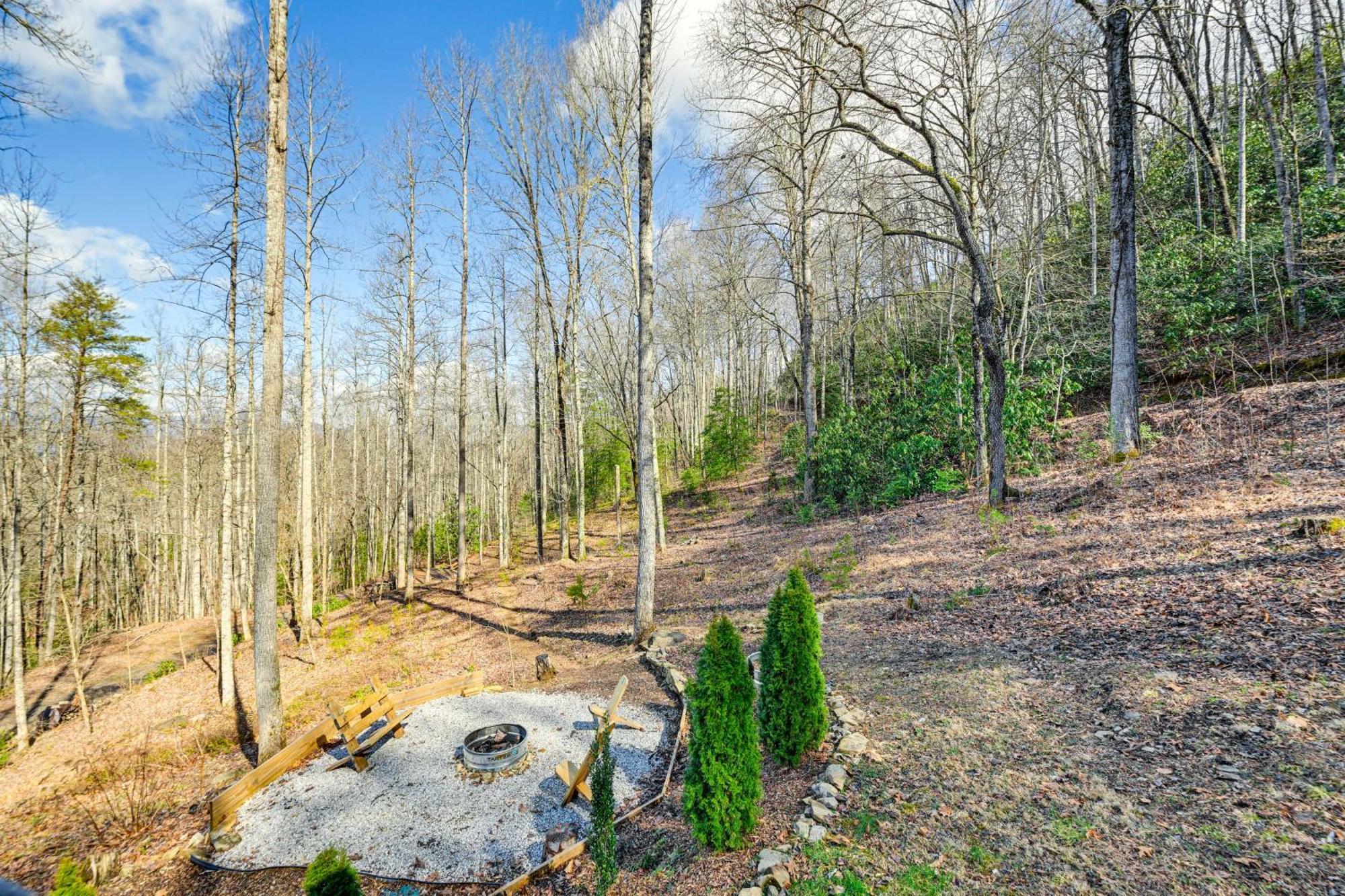 Whittier Smoky Mountain Cabin With Camping Area And Fire Pit! מראה חיצוני תמונה